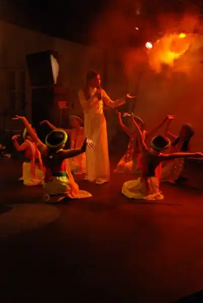 Grupa tradycyjnego tańca wietnamskiego, Autor: Kolczyk