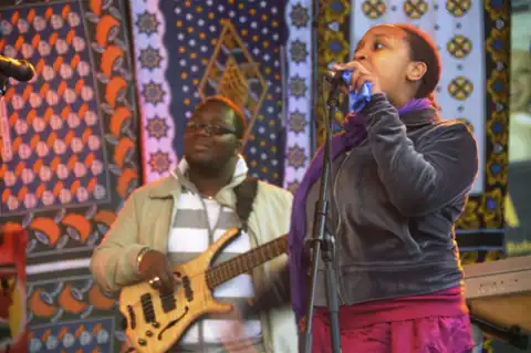 Clive Brown & The Shekinah Singers