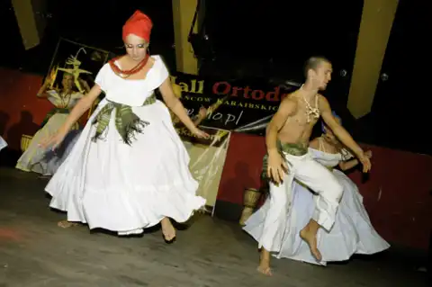 Pokaz Afro-Brasil w wykonaniu tancerzy oraz muzyków SalsHall Ortodox