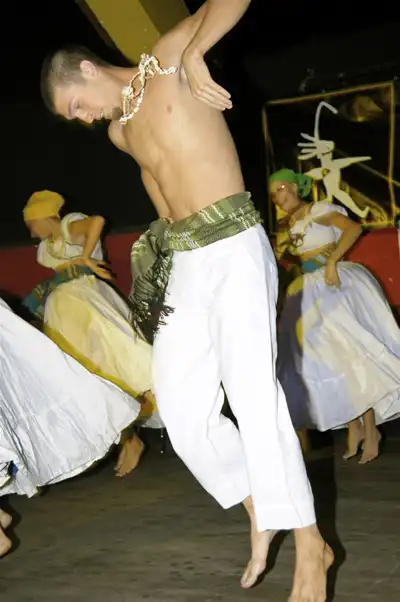 Pokaz Afro-Brasil w wykonaniu tancerzy oraz muzyków SalsHall Ortodox
