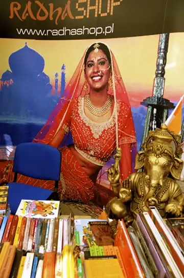  RadhaShop - tradycyjne ubiory hinduskie, biżuterię, wydawnictwa książkowe, rzeźby, płyty CD i DVD