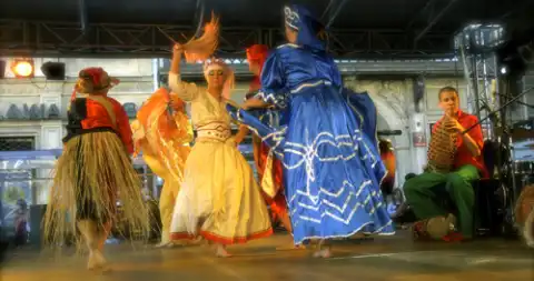  Choreografia poświęcona w całości afrokubańskiej bogini morza - Yemaya