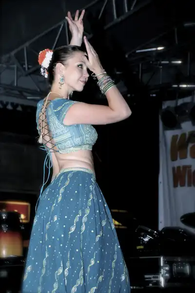  Taniec hinduski w stylu bollywood - NTF