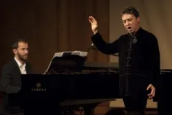 ENRIQUE VIANA - tenor, MIGUEL HUERTAS - fortepian