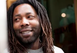 Groove Baza: Stefano Auguste